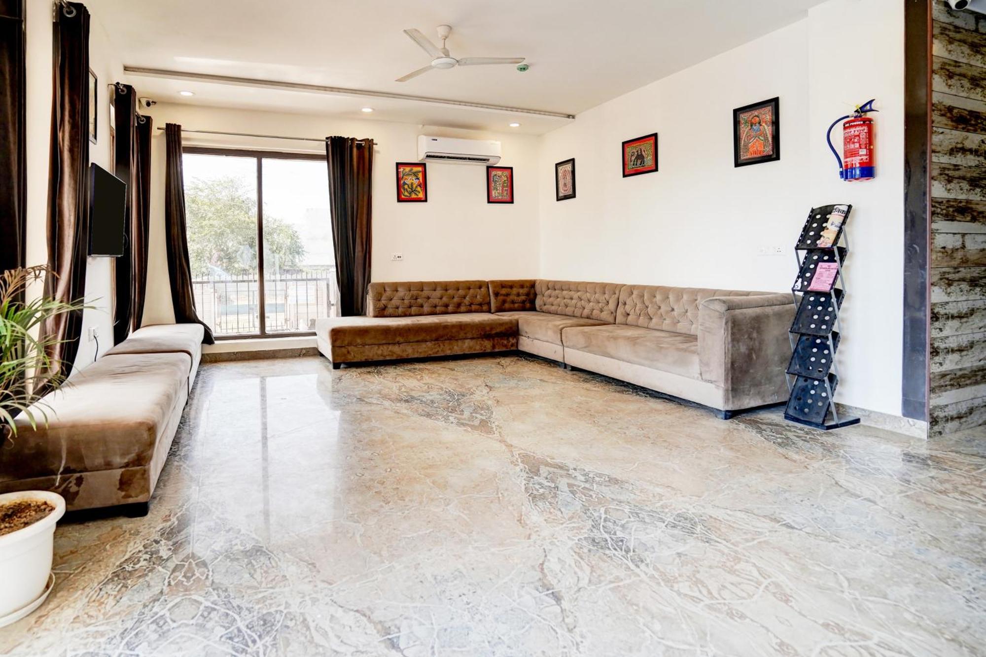 Super Townhouse Taj Nagri Basai Formerly Royal Empire Tājganj Exterior foto
